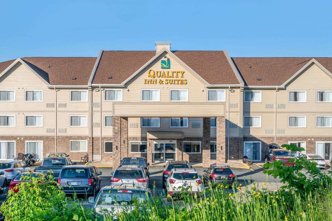 Quality Inn & Suites Bathurst Exterior photo